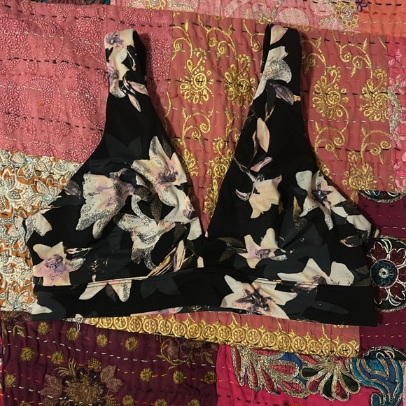 NWOT Victorias Secret Bralette XL - Picture 2 of 7